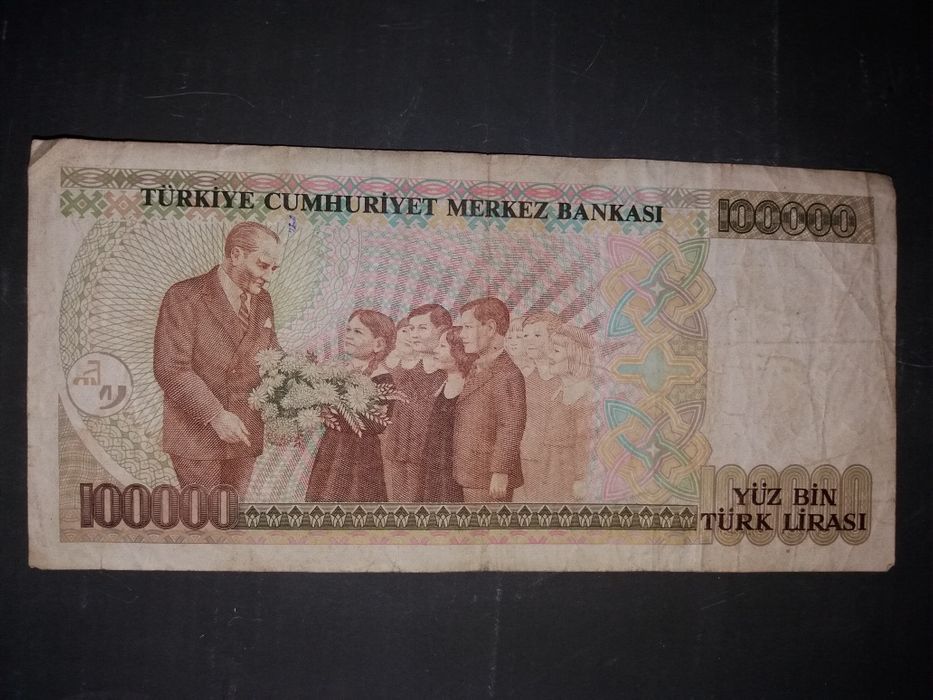 Продам турецкую банкноту номиналом 100 тысяч .лир.