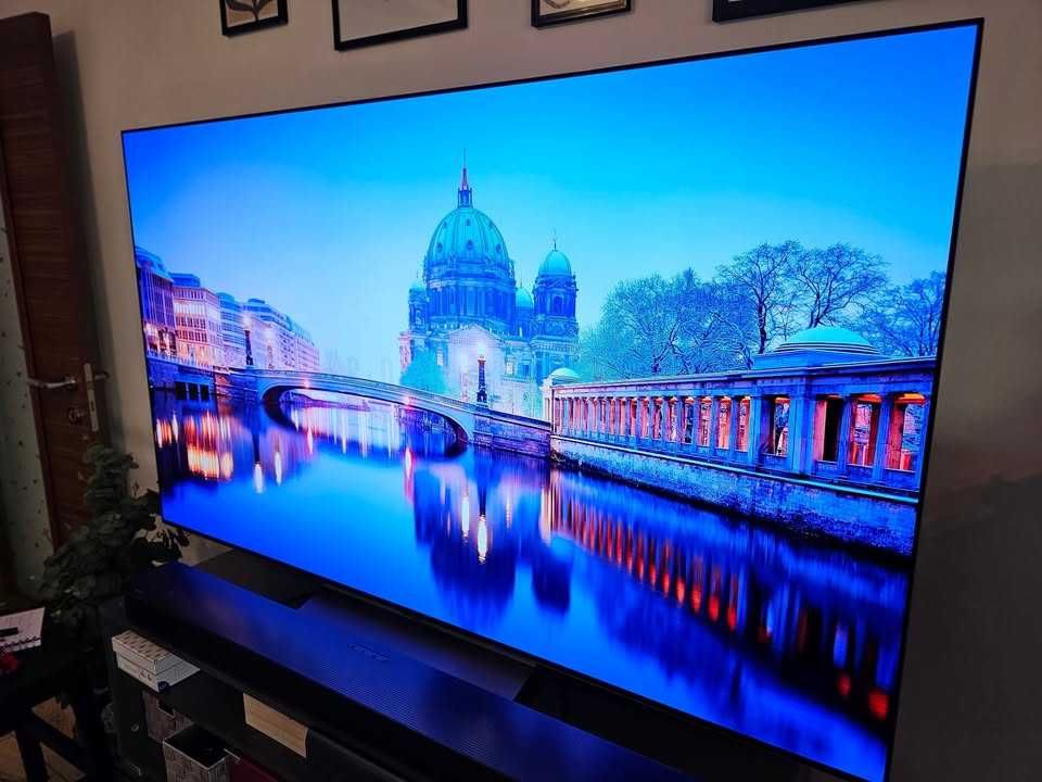 LG OLED C2 – 65” – Ultra HD 4K Smart TV