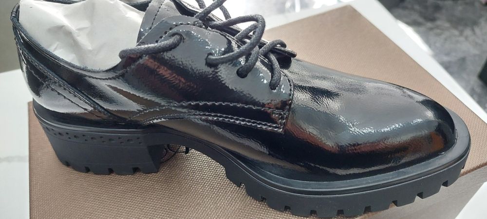 Pantofi noi piele lăcuită culoare neagră