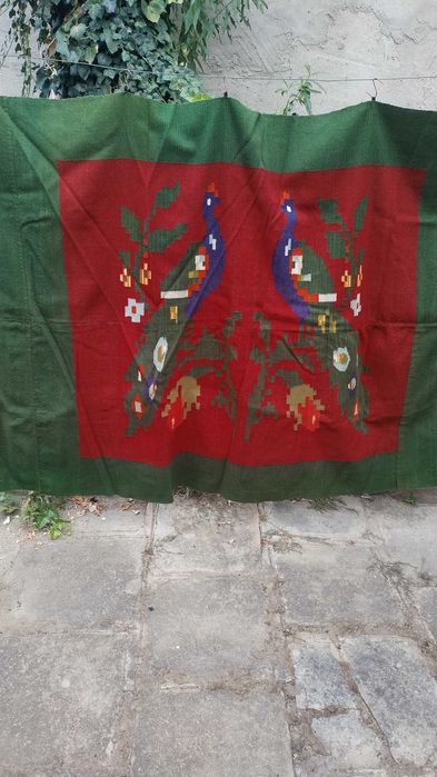 Автентичен ръчно тъкан ковьор за стена