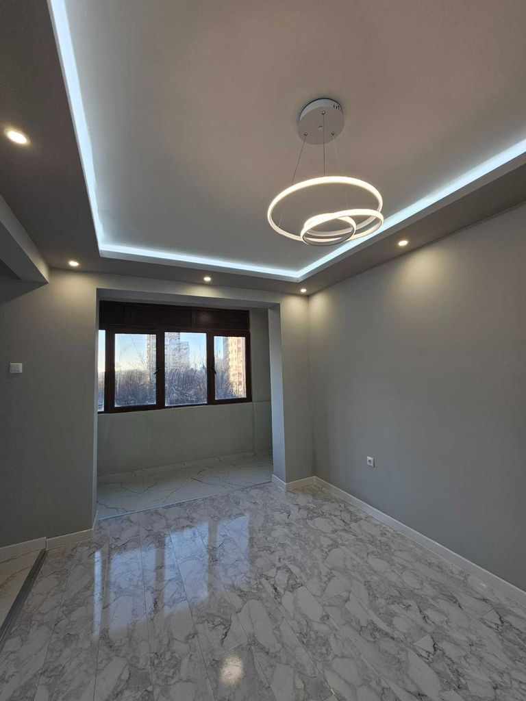 Продава се Тристаен апартамент в Казанлък - 90 кв.м за 1332 €/кв.м - Снимка #1