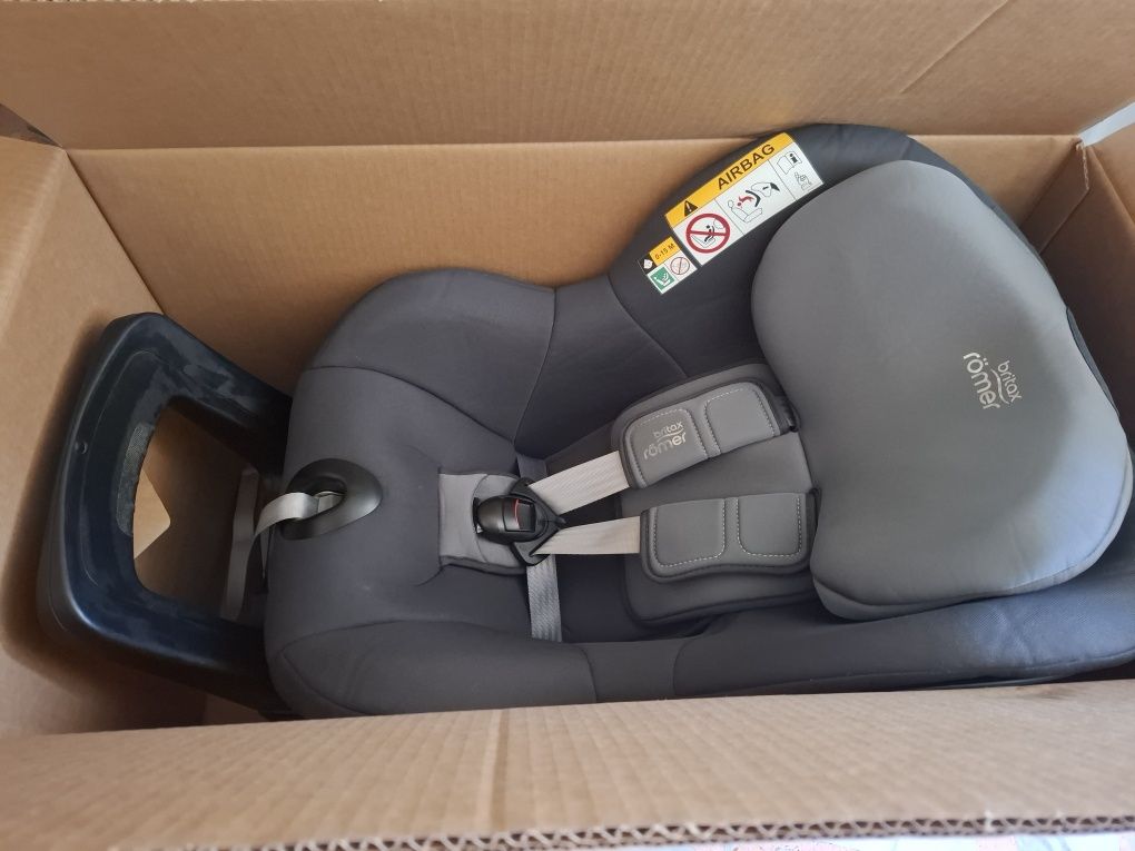 Столче за кола Britax Romer Dualfix M i-Size 60-105cm/18кг