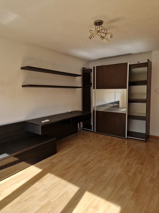 Inchiriez ap 2 camere, decomandat, Plopilor, 500 euro/luna