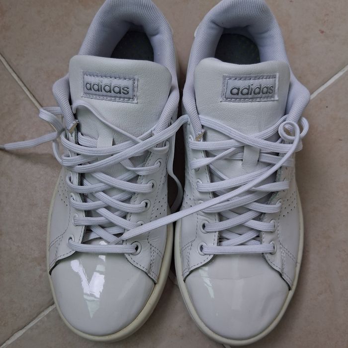 Дамски бели оригинални обувки на Adidas