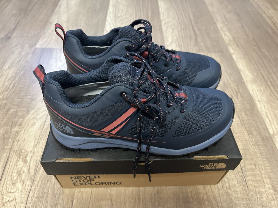 Чисто нови маратонки The north face
