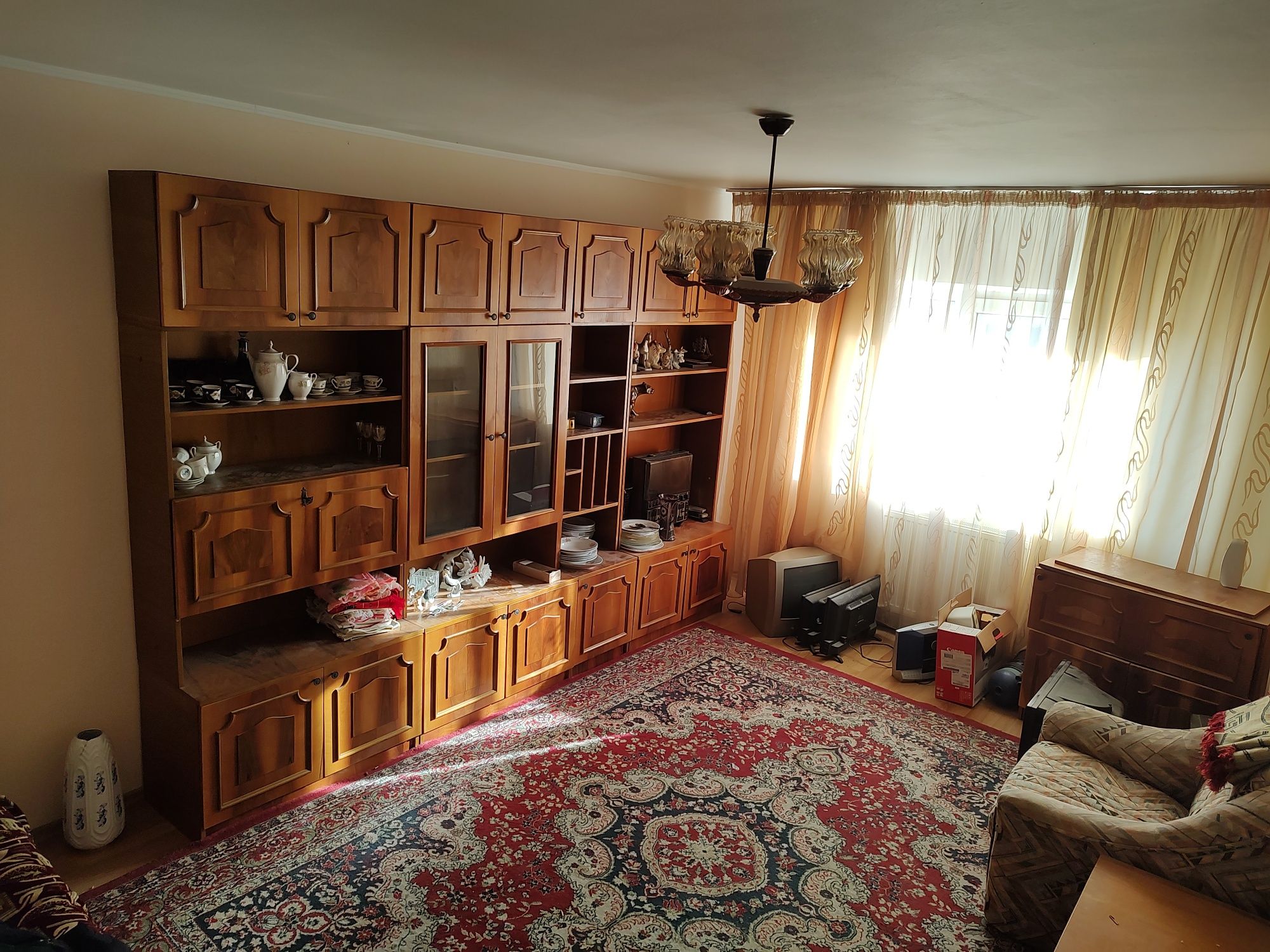 Apartament 3 camere cf 1 decomandat zona Buzăului