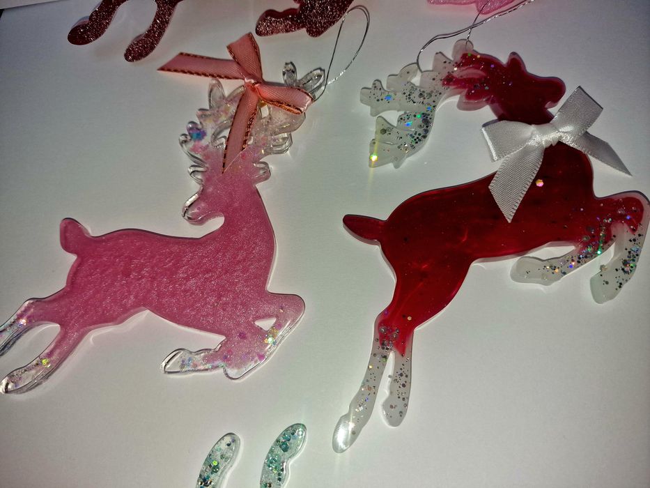 Коледни еленчета от епоксидна смола