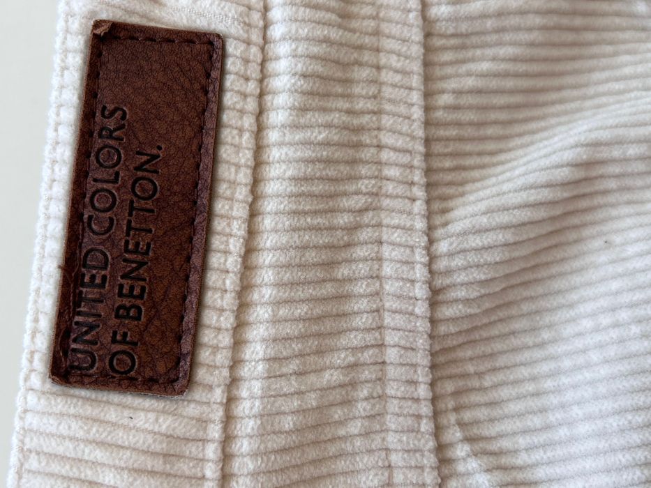 Benetton светли джинси с висока талия 28/29 номер  и коралова тениска