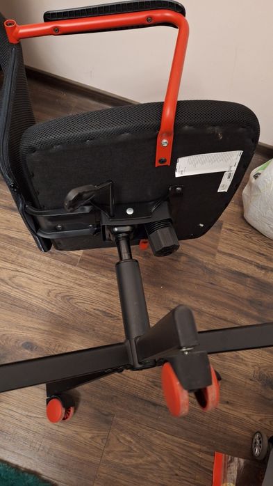 Vând scaun birou Ikea