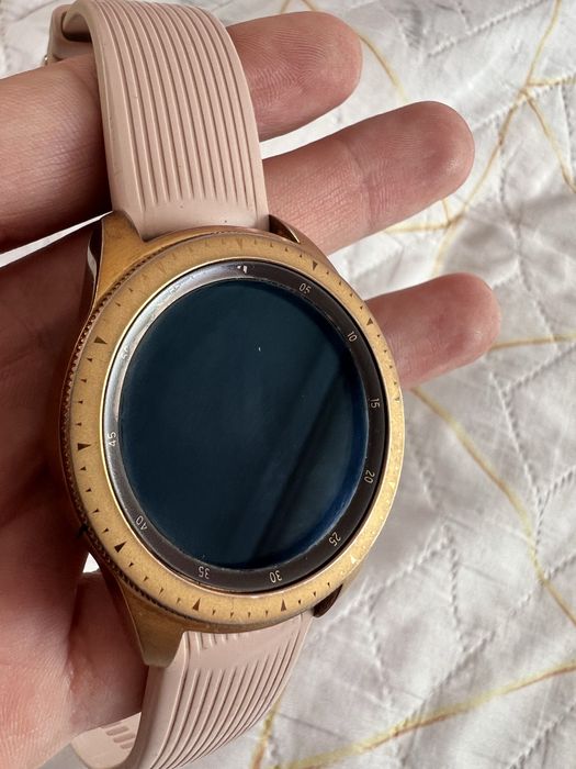 Samsung Galaxy watch Sm-r810 gold