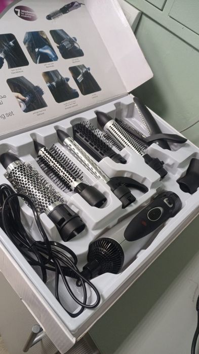 Продается фен с насадками