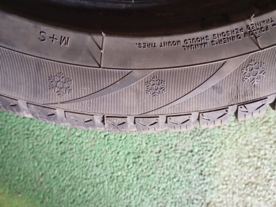 Anvelope iarna 225/50/17