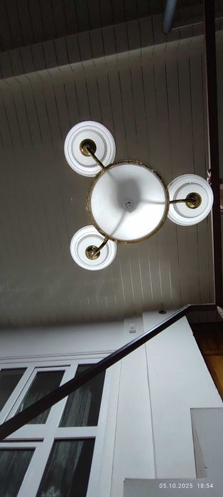 Продам люстру 2 комплекта хорошем состоянии