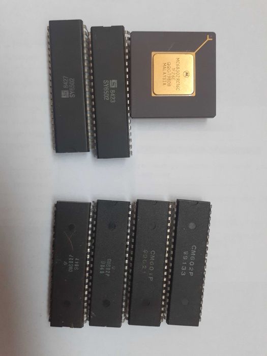 Ретро процесори СМ601, 6502 и периферни схеми СМ602, 6116 и д-р.