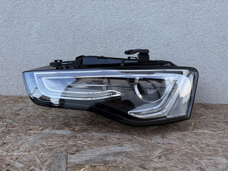 Far stanga Audi A5 8T Facelift Xenon + Led Original Europa