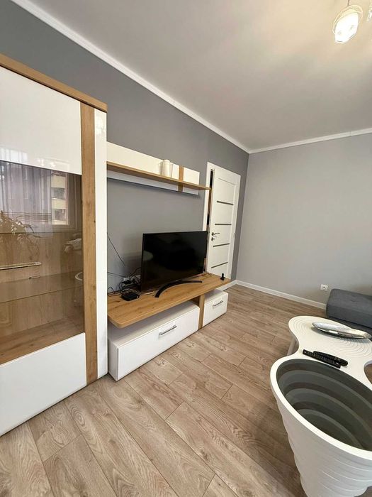 Дава се под наем Двустаен апартамент в София, 7-ми 11-ти километър - 60 кв.м за 663 € - Снимка #2