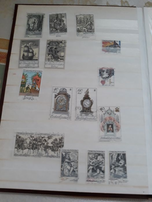 Vand clasor cu timbrele din imagine.