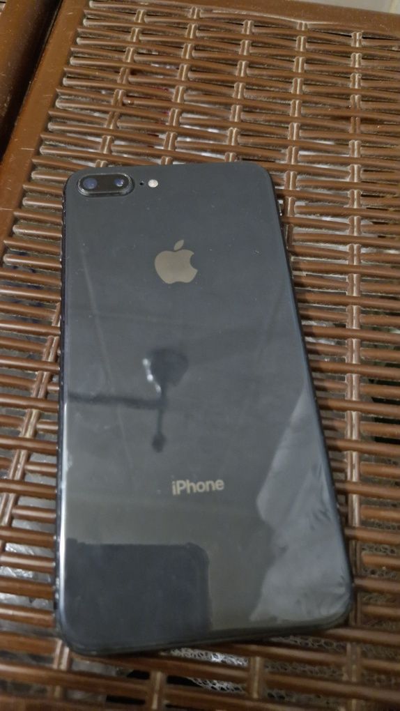 iphone 8+ 64гб срочно