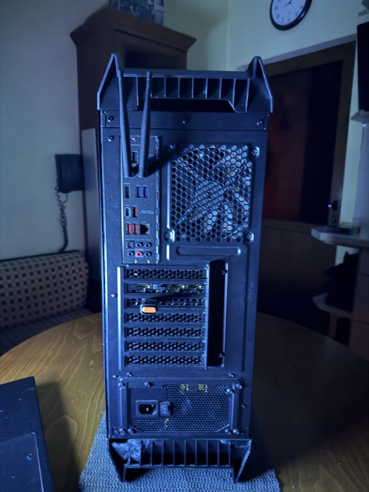 Геймърски компютър - AMD Ryzen 7 3700X | RTX 3080 | 16GB RAM | SSD+HDD