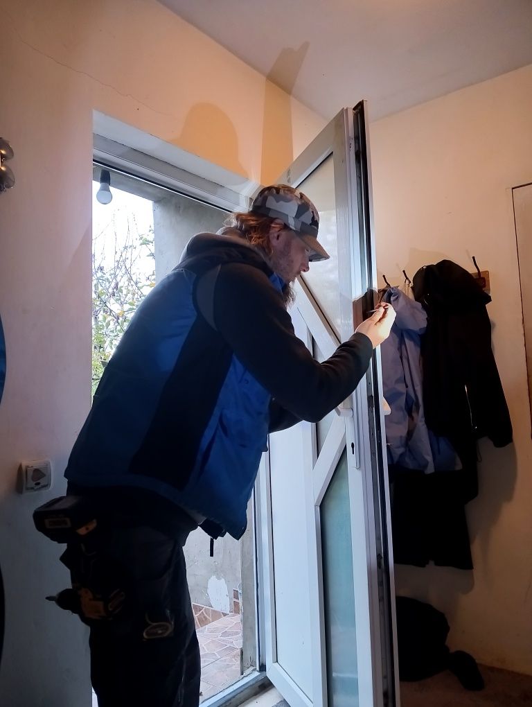 Reparatii termopane Reglaj Fereastra Ușa+Produc Plase insecte țânțari