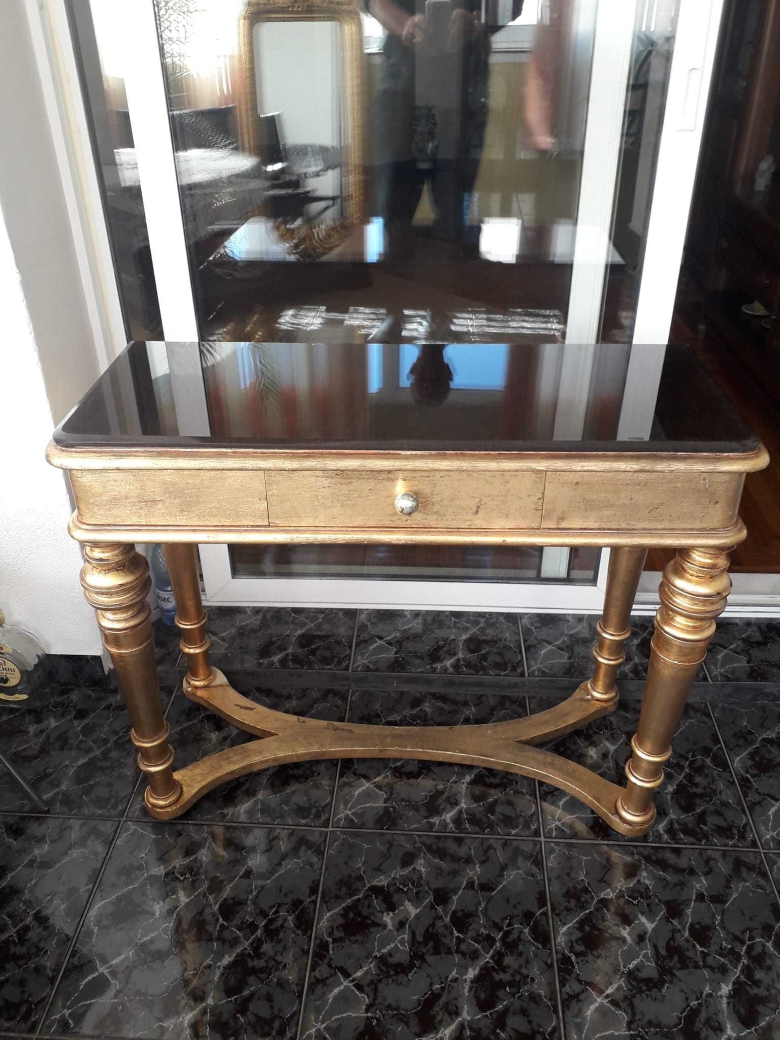 Oglinda cristal 2.000 lei