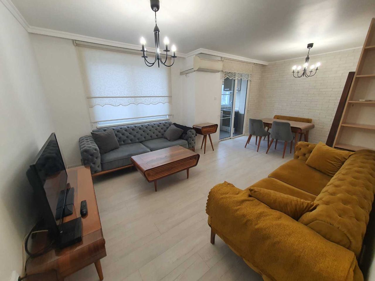 Дава се под наем Тристаен апартамент в Пловдив, Кършияка - 100 кв.м за 600 € - Снимка #1