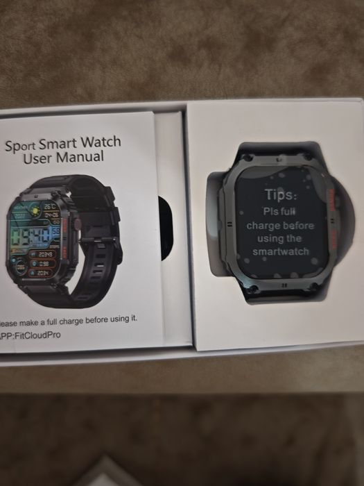 Smartwatch nou, produsul este nou.