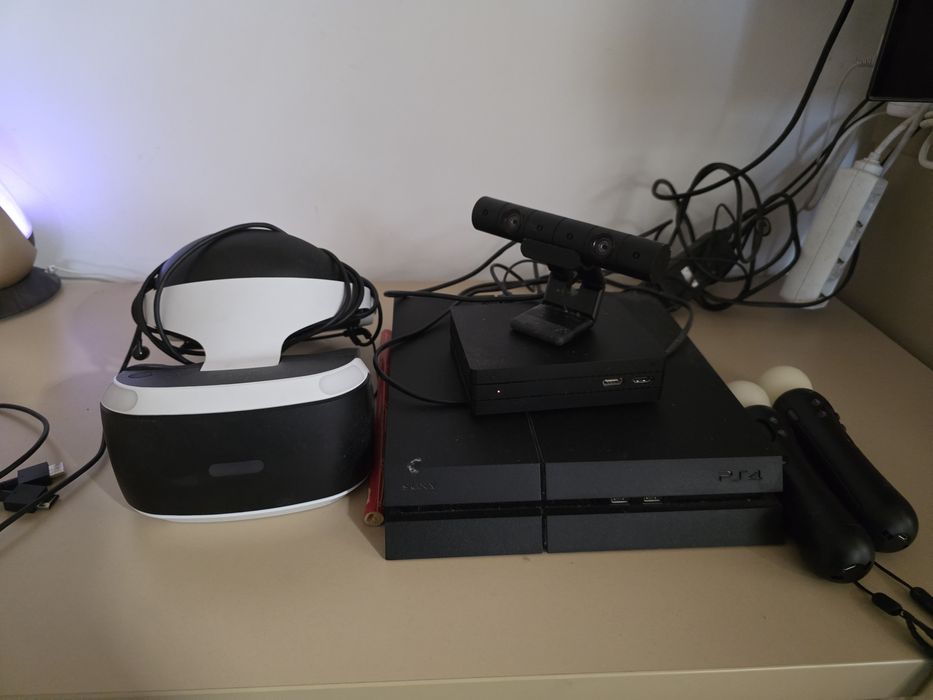 PS 4 ,2 joystick,cu camera si VR si manete VR,jocuri VR