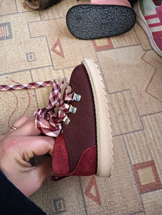 Ghetuțe Zara mărimea 20