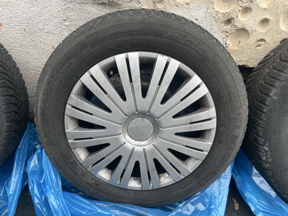 Vând cauciucuri de iarna Michelin 205/60/16