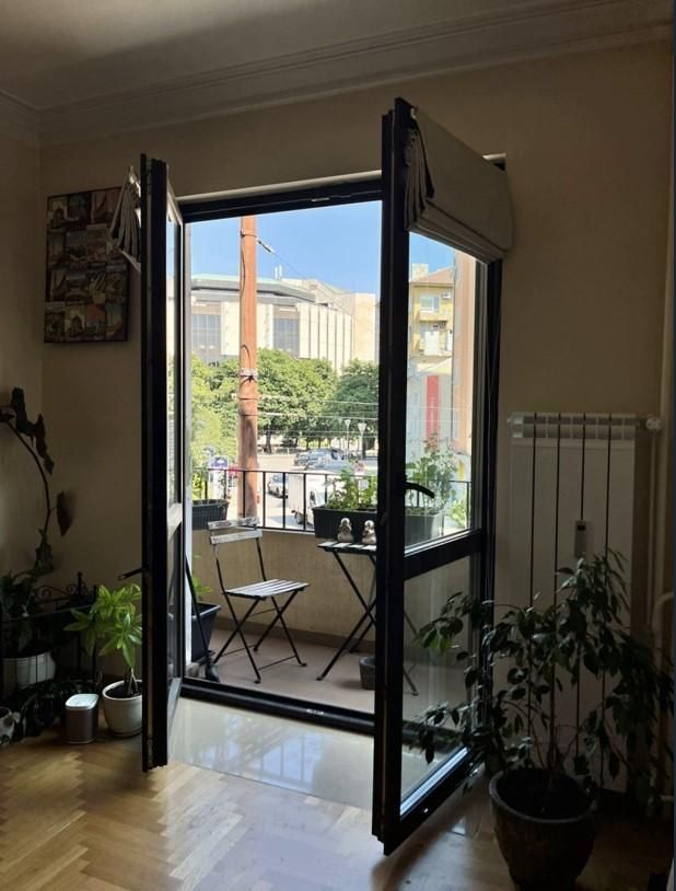 Дава се под наем Двустаен апартамент в София, Център - 76 кв.м за 849 € - Снимка #3