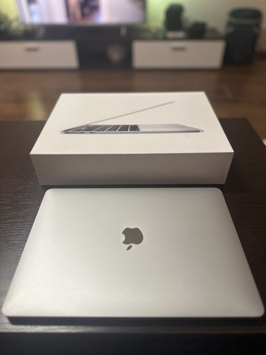 MacBook Pro 13" 2020 intel i5, 512 GB SSD, 16 GB RAM