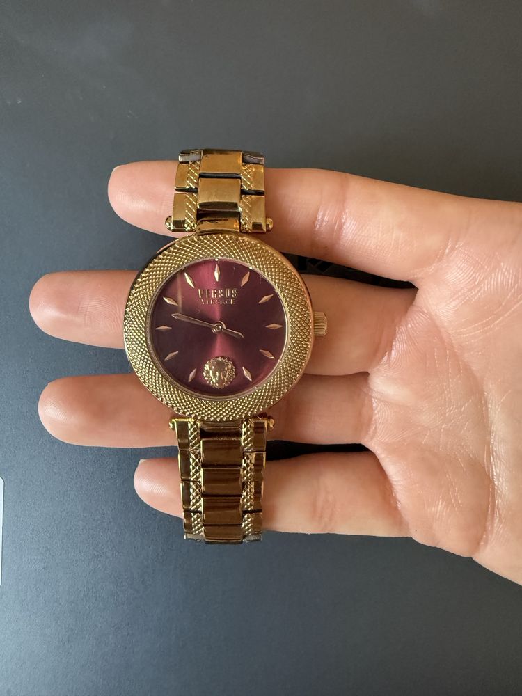 Часовник Versace Versus