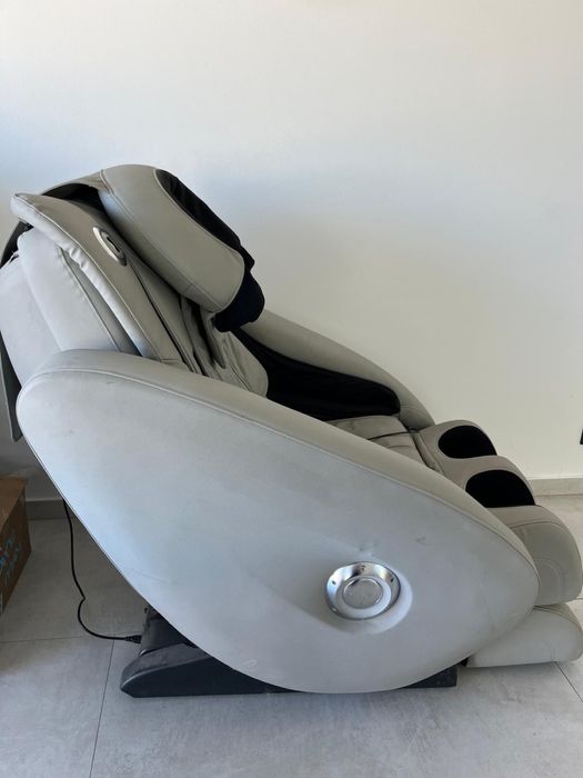 Fotoliu masaj folosit dar complet functional