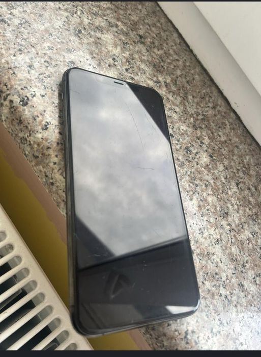 Vand iphone 11 pro max 256 gb sau schimb