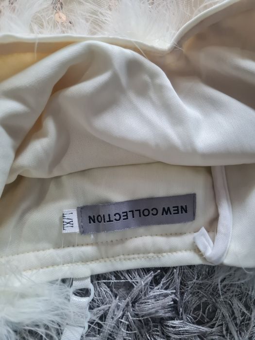 Разкошна рокля с ествени пера