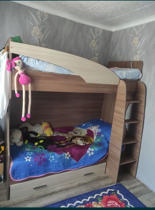 Продам двухъярусную кровать