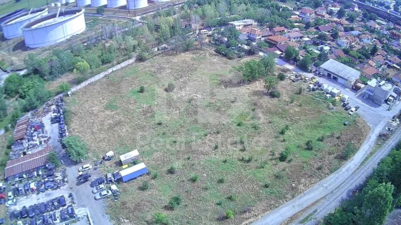 Продава се Парцел в Пловдив, Индустриална зона - Север - 10472 кв.м за 50 €/кв.м - Снимка #3