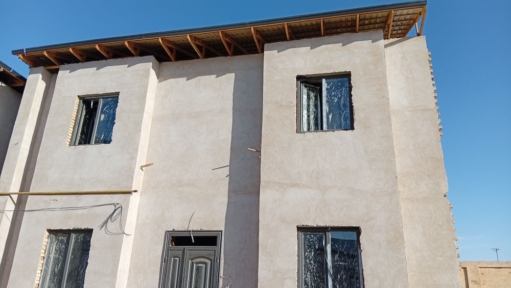 Хива шахарда коттедж 2 этаж лакка бахода 35000 $ ковровой ортида 125 м