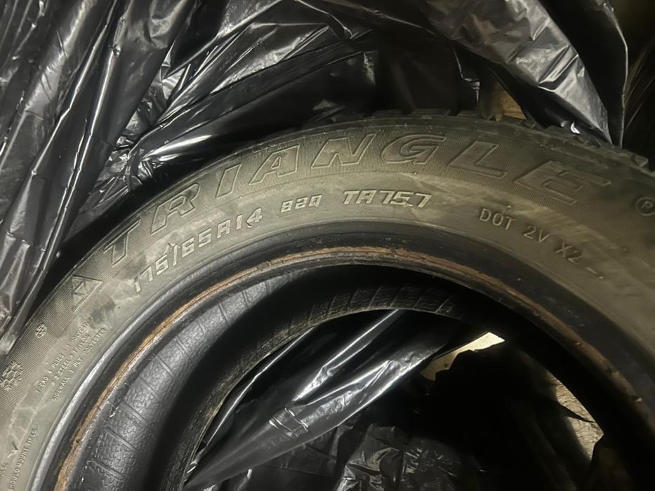 Продается покрышка.