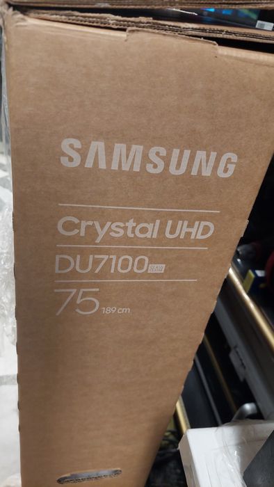 Телевизор Samsung Crystal UHD DU7100 75 inc Нов + Гаранция + Кашон