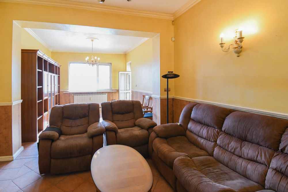 Тристаен, под наем, Център - пл. Македония