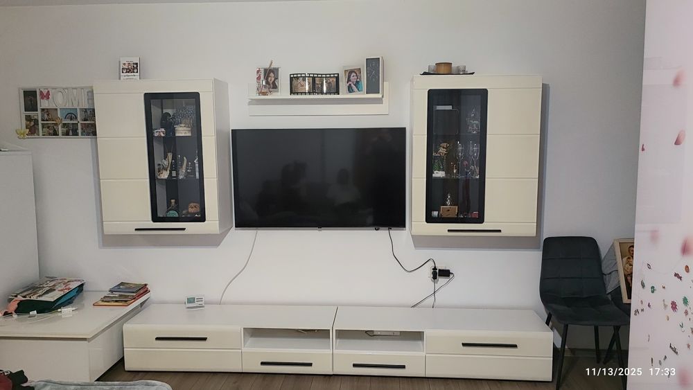 Mobila alba MDF lucios