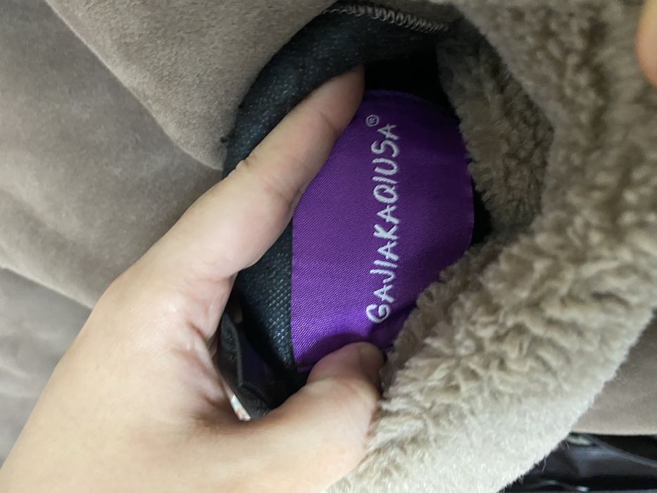 Продам женскую зимнюю двухсторонную дубленку из нат. Замш и шерсти и !