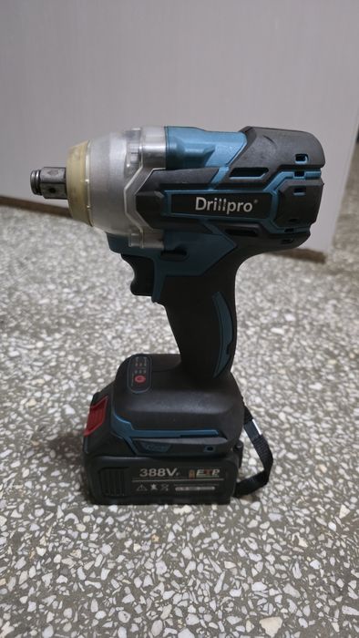 Masina de insurubat cu impact