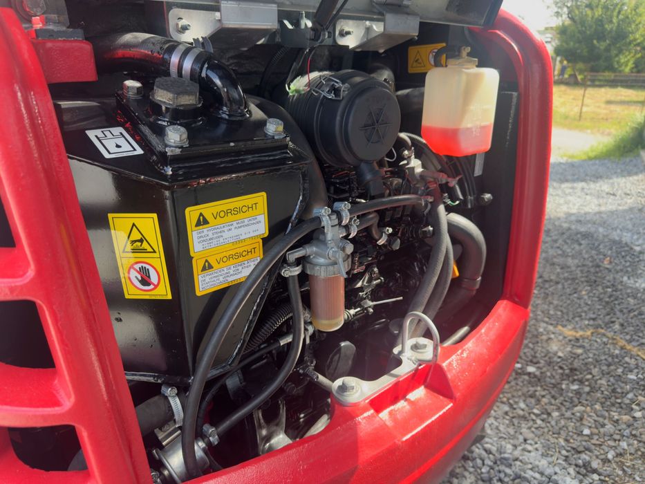 Mini Excavator Takeuchi TB216 cu 3 cupe, an 2019