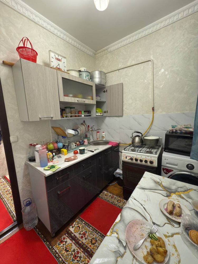 Продается своя 2-х комнатная квартира можно под офис 1- линия