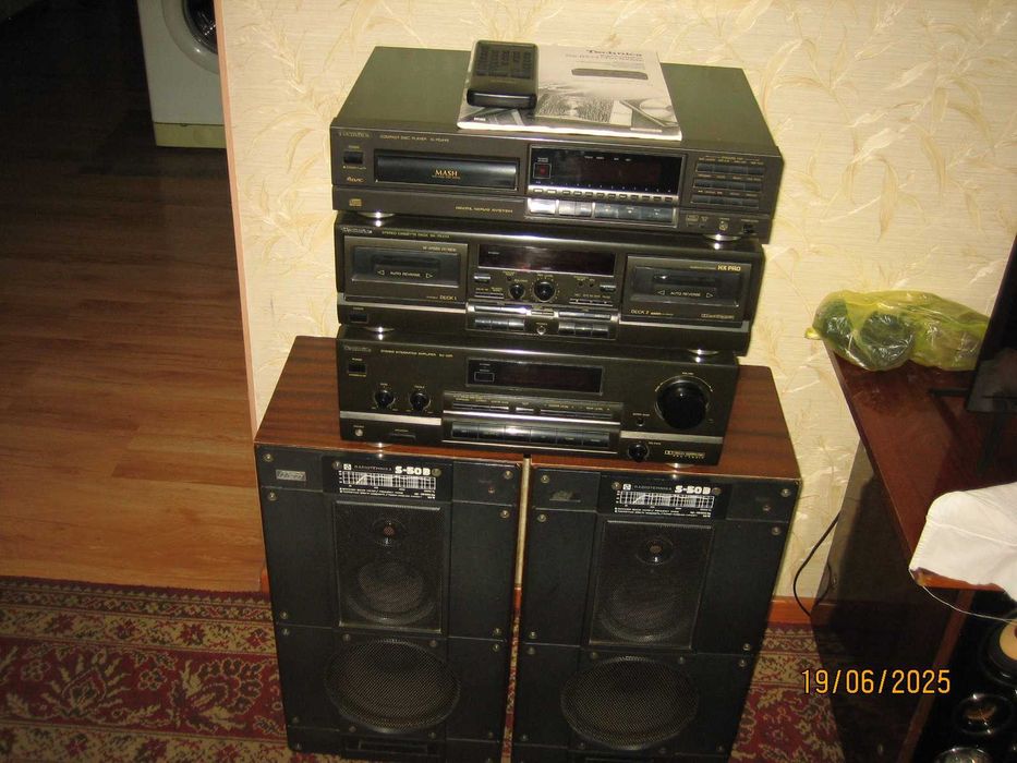 Музыкальный центр Technics.