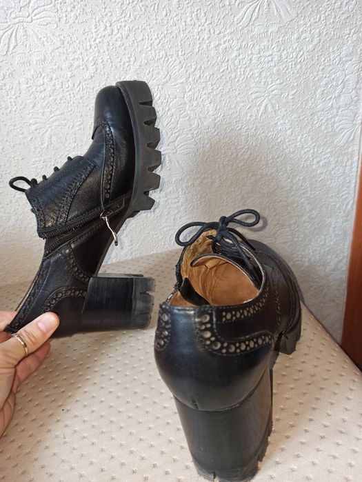 Ботильоны (туфли) кожа Djovannia