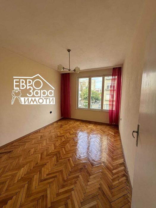 Дава се под наем Четиристаен апартамент в Стара Загора, Център - 86 кв.м за 331.5 € - Снимка #3